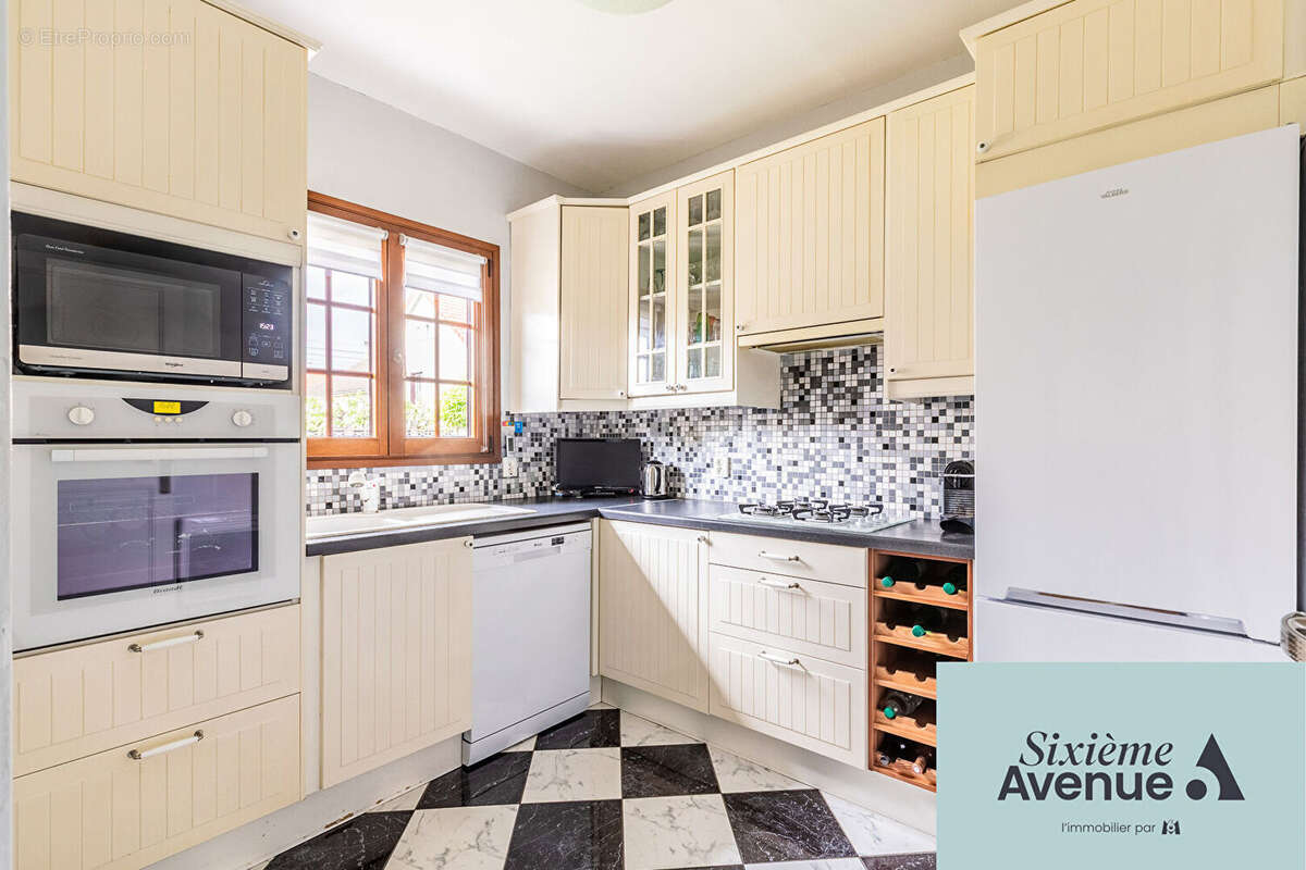 Maison à SAVIGNY-SUR-ORGE