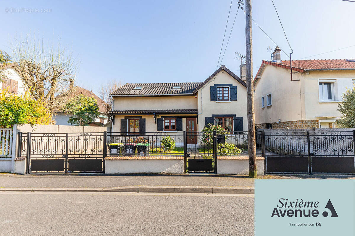 Maison à SAVIGNY-SUR-ORGE