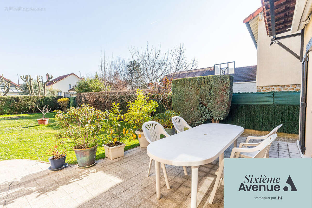 Maison à SAVIGNY-SUR-ORGE