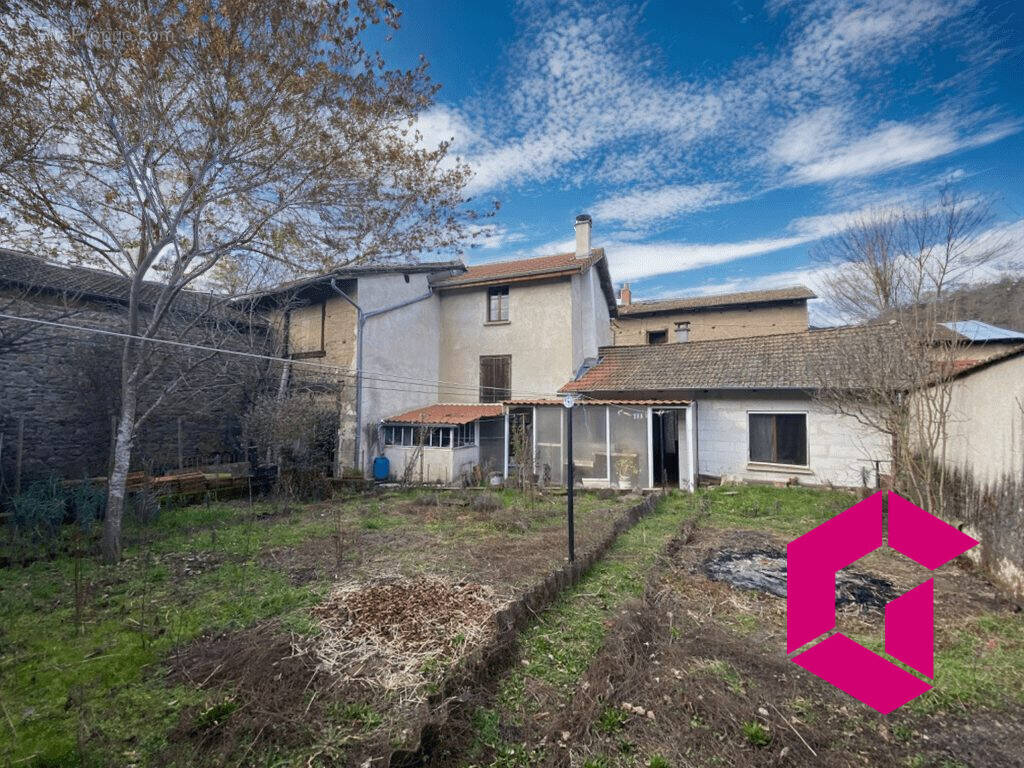 Maison à MARSAC-EN-LIVRADOIS