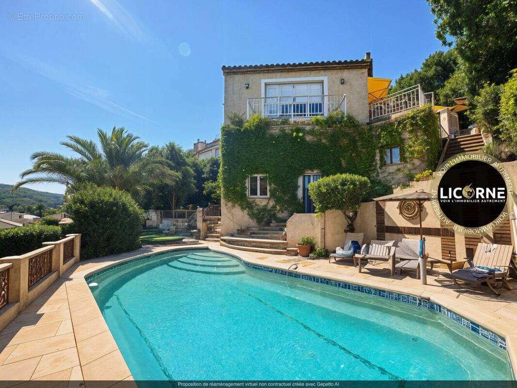 Maison à SAINT-CYR-SUR-MER