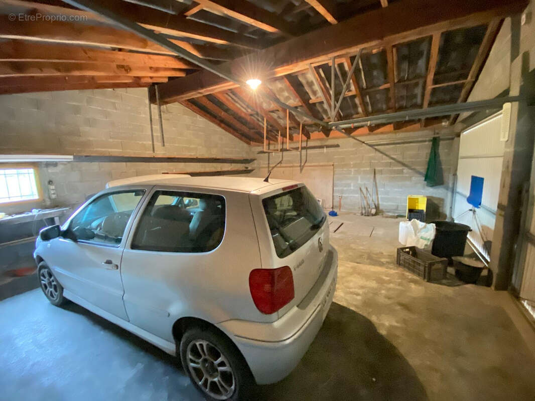 Maison à VILLENEUVE-LES-MONTREAL