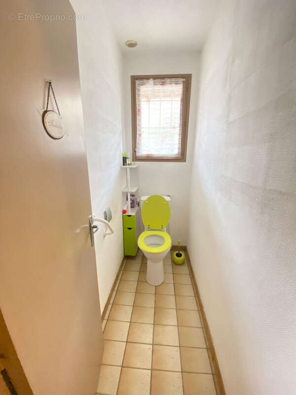 Maison à VILLENEUVE-LES-MONTREAL