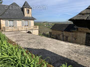 Maison à SAINT-CERNIN-DE-LARCHE