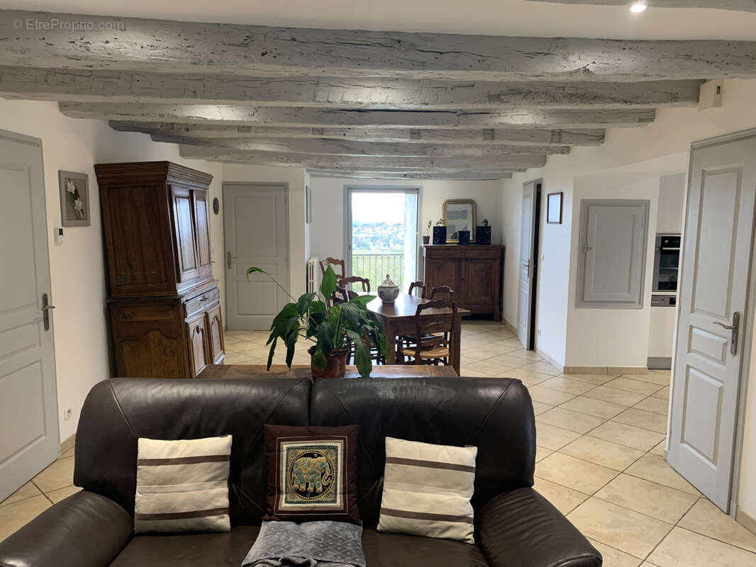 Maison à SAINT-CERNIN-DE-LARCHE