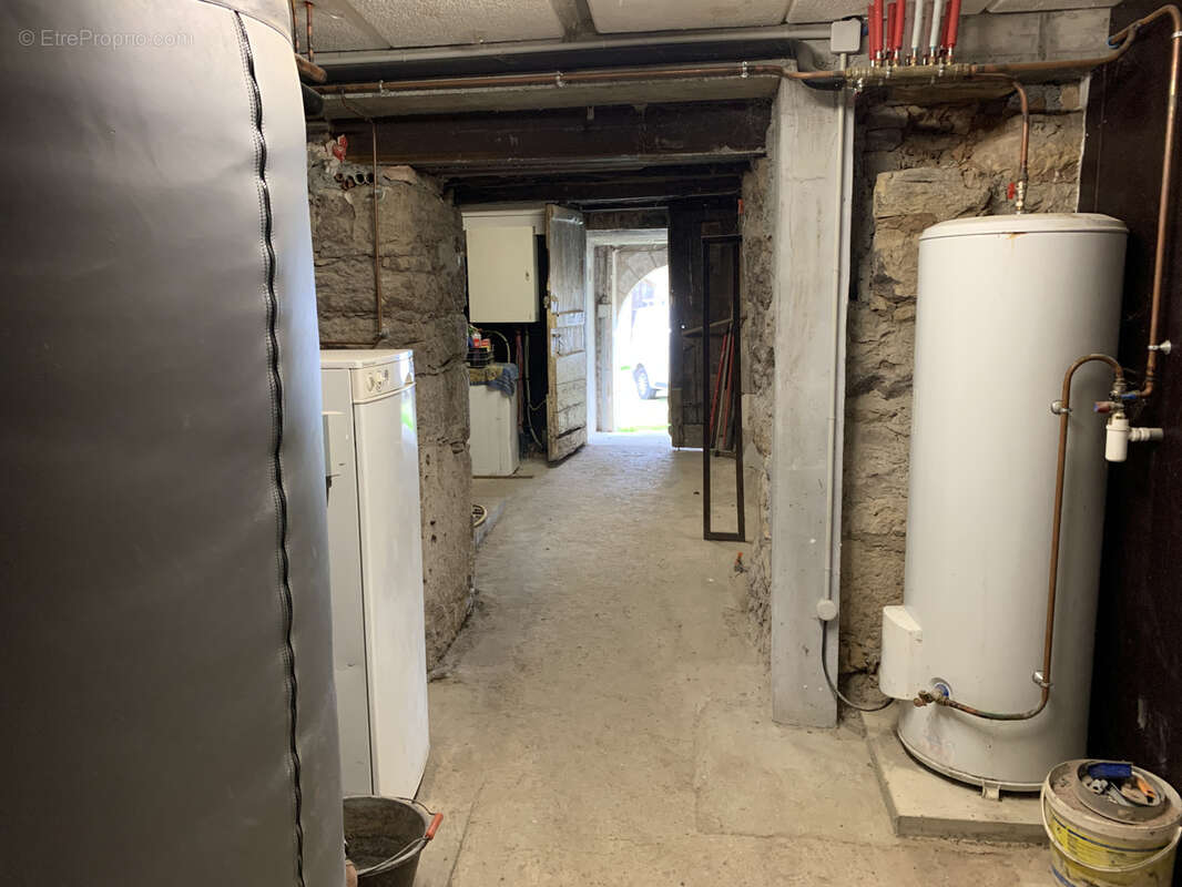 Maison à SAINT-CERNIN-DE-LARCHE