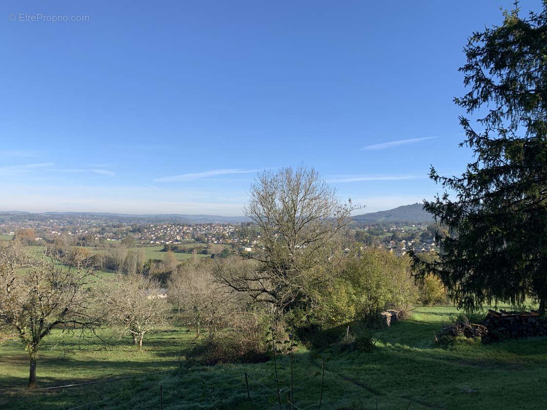 Maison à SAINT-CERNIN-DE-LARCHE