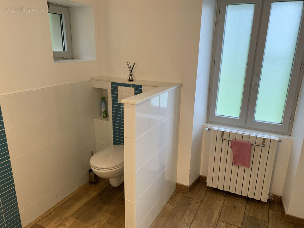 Maison à SAINT-CERNIN-DE-LARCHE