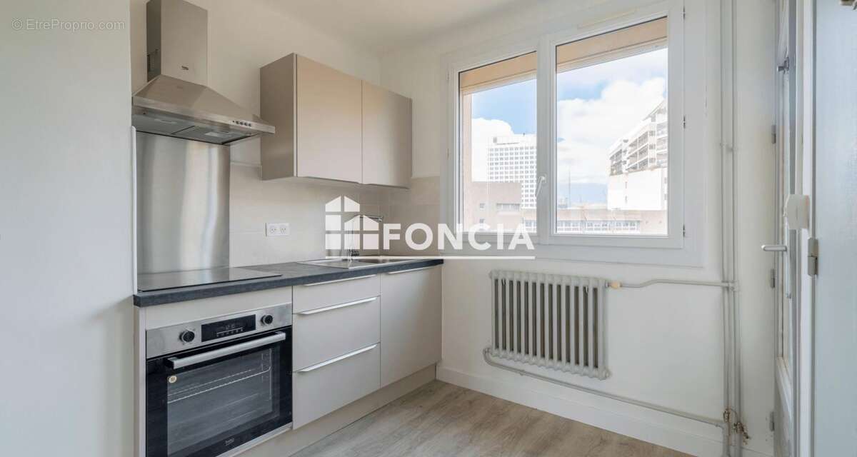 Appartement à MARSEILLE-6E