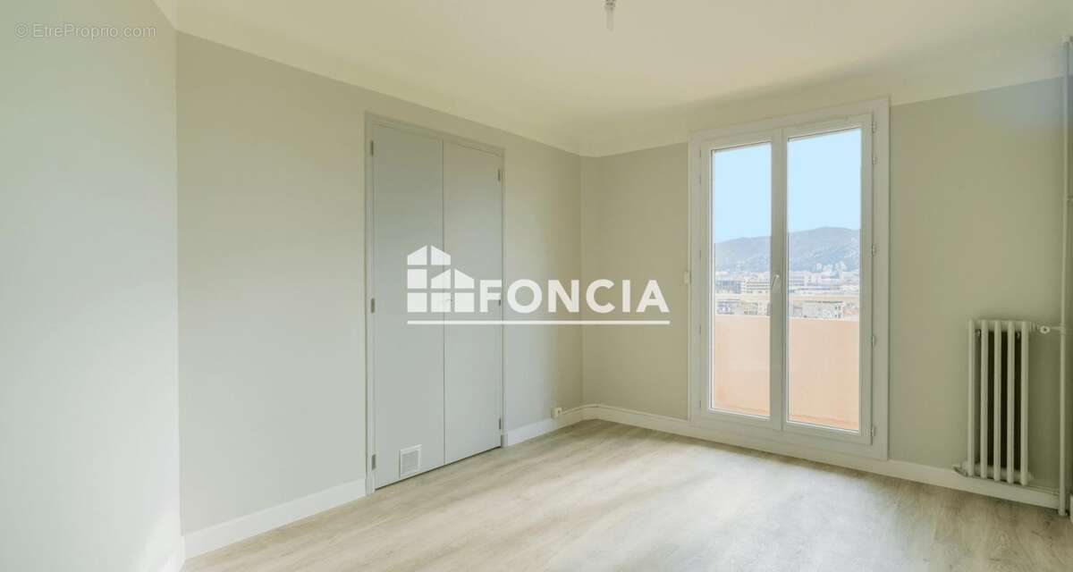 Appartement à MARSEILLE-6E