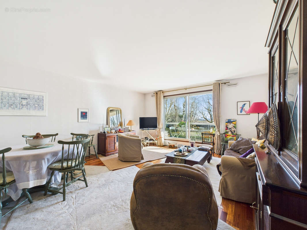 Appartement à SURESNES