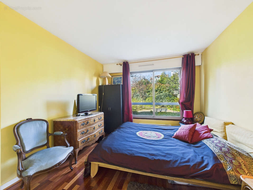 Appartement à SURESNES