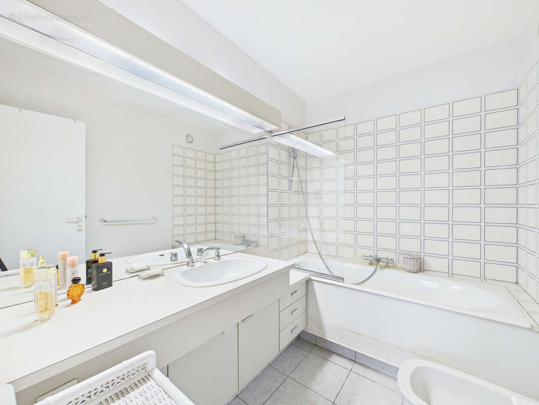 Appartement à SURESNES