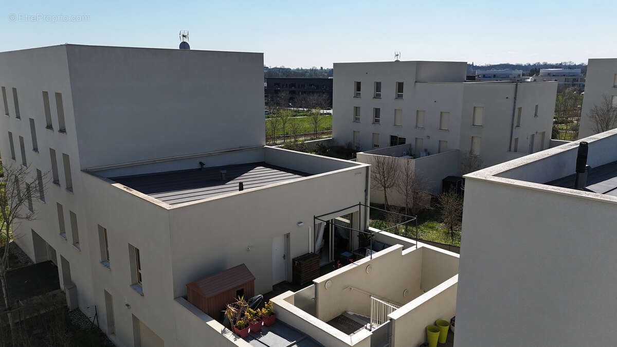 Appartement à CORNEBARRIEU