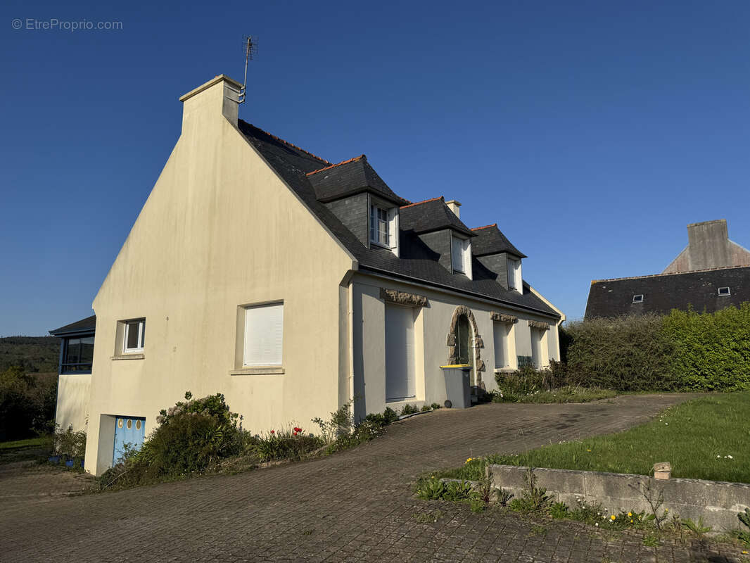 Maison à PLOMODIERN