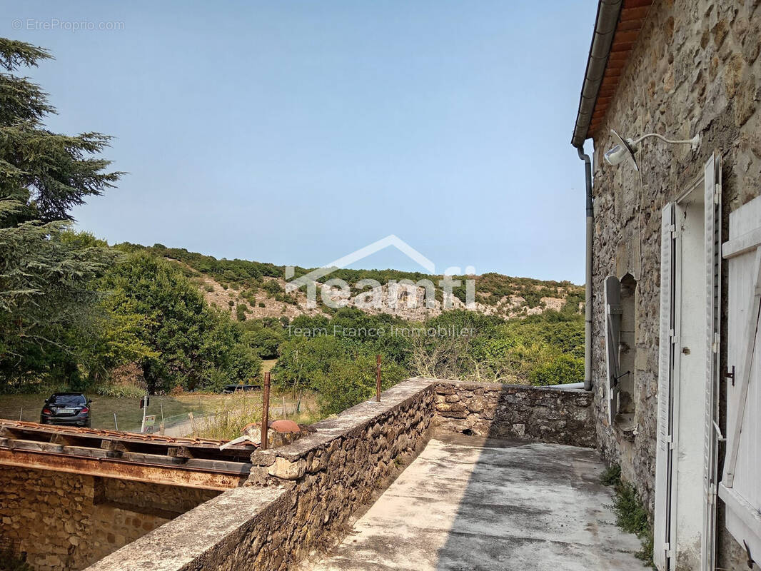 Maison à BERRIAS-ET-CASTELJAU