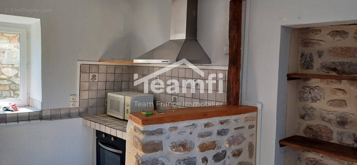 Maison à BERRIAS-ET-CASTELJAU