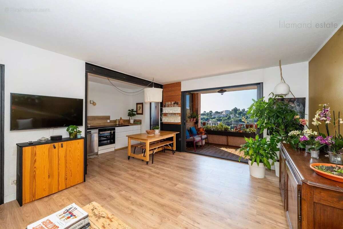 Appartement à MOUGINS