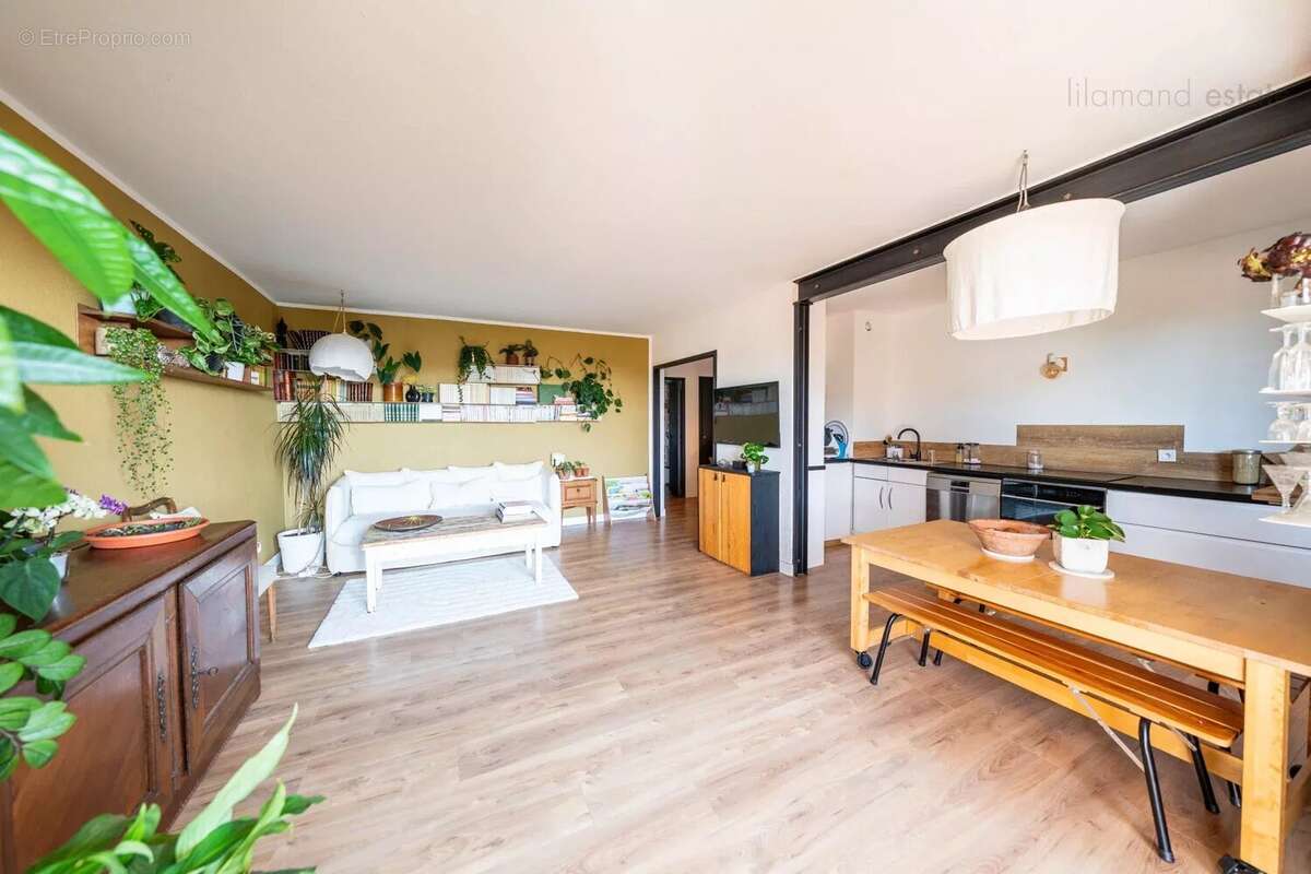 Appartement à MOUGINS
