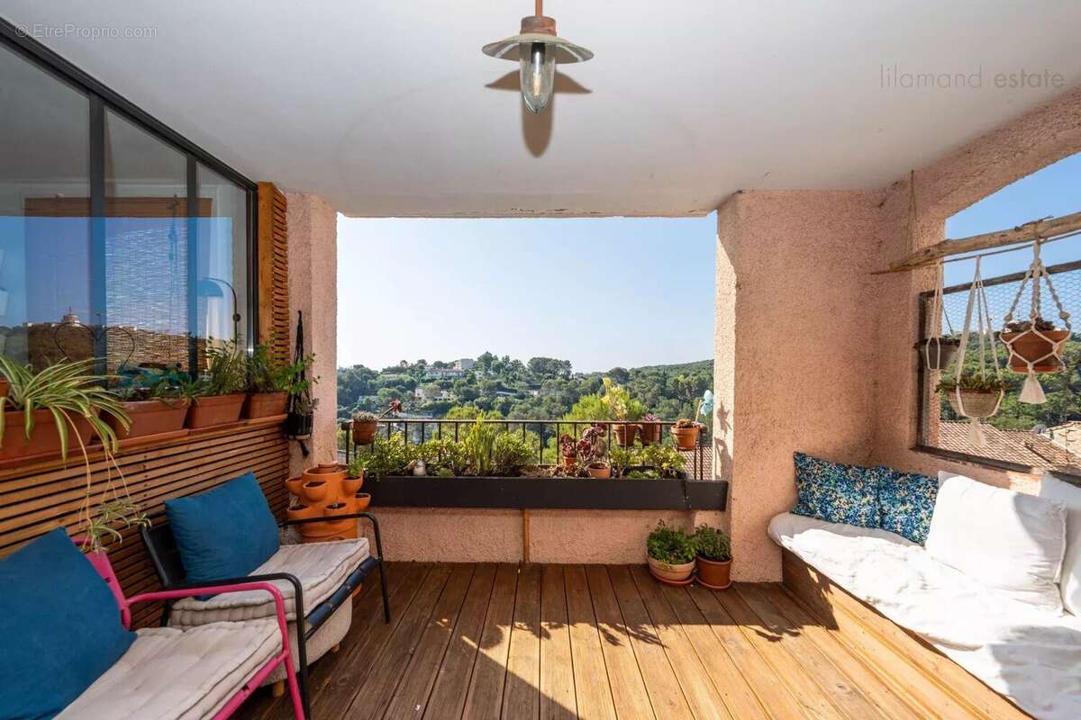 Appartement à MOUGINS