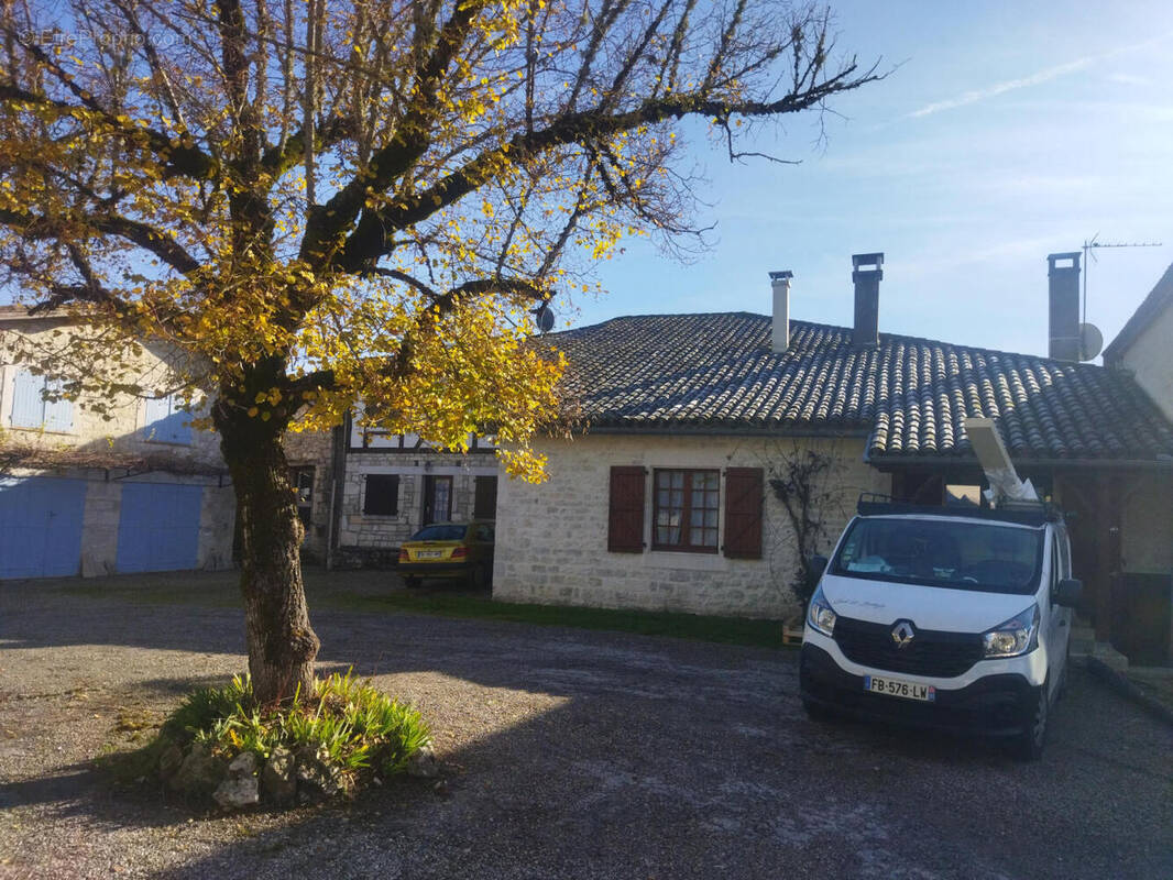 facade - Maison à CAHORS