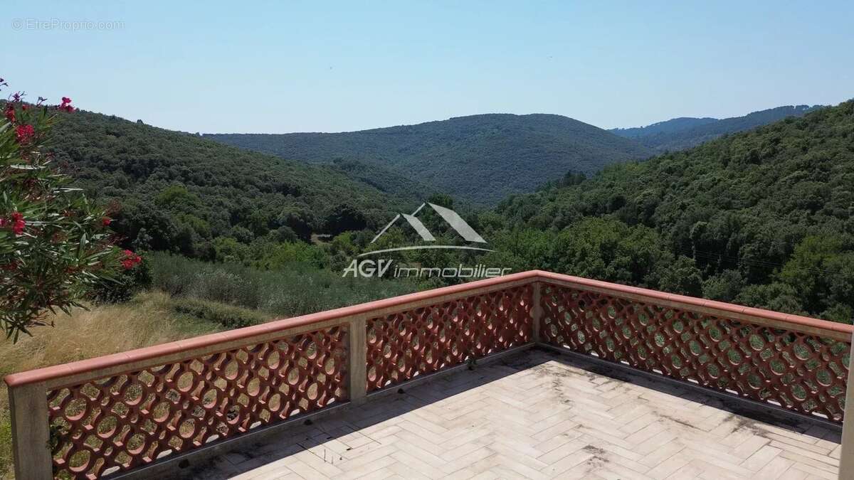 Maison à LES SALLES-DU-GARDON
