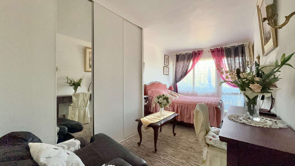 Appartement à CORBEIL-ESSONNES