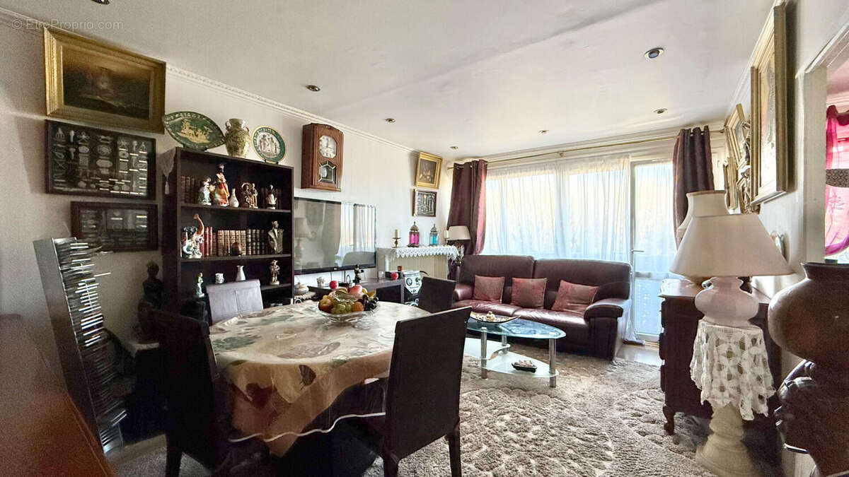 Appartement à CORBEIL-ESSONNES