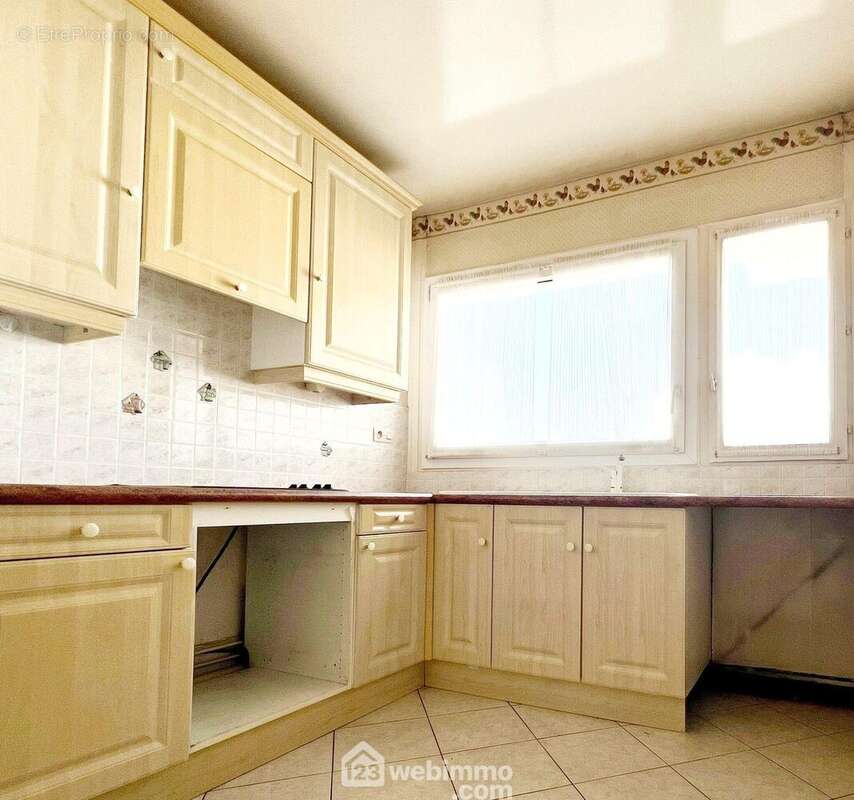 Cuisine 8m² - Appartement à FONTENAY-AUX-ROSES
