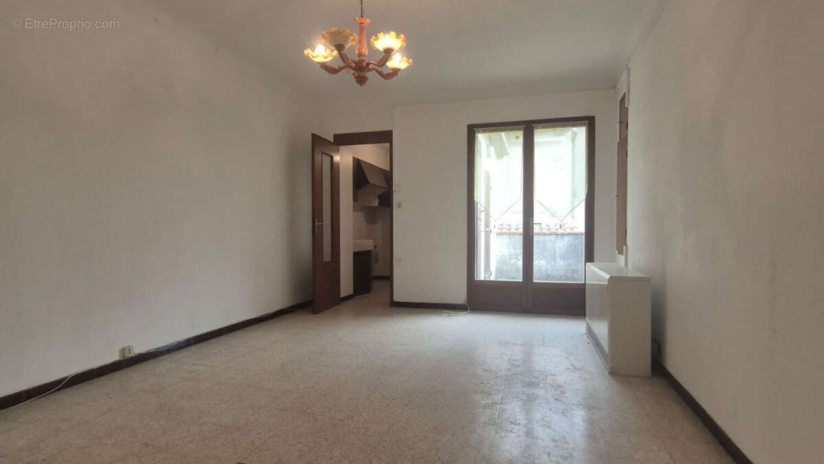 Appartement à ROGNONAS