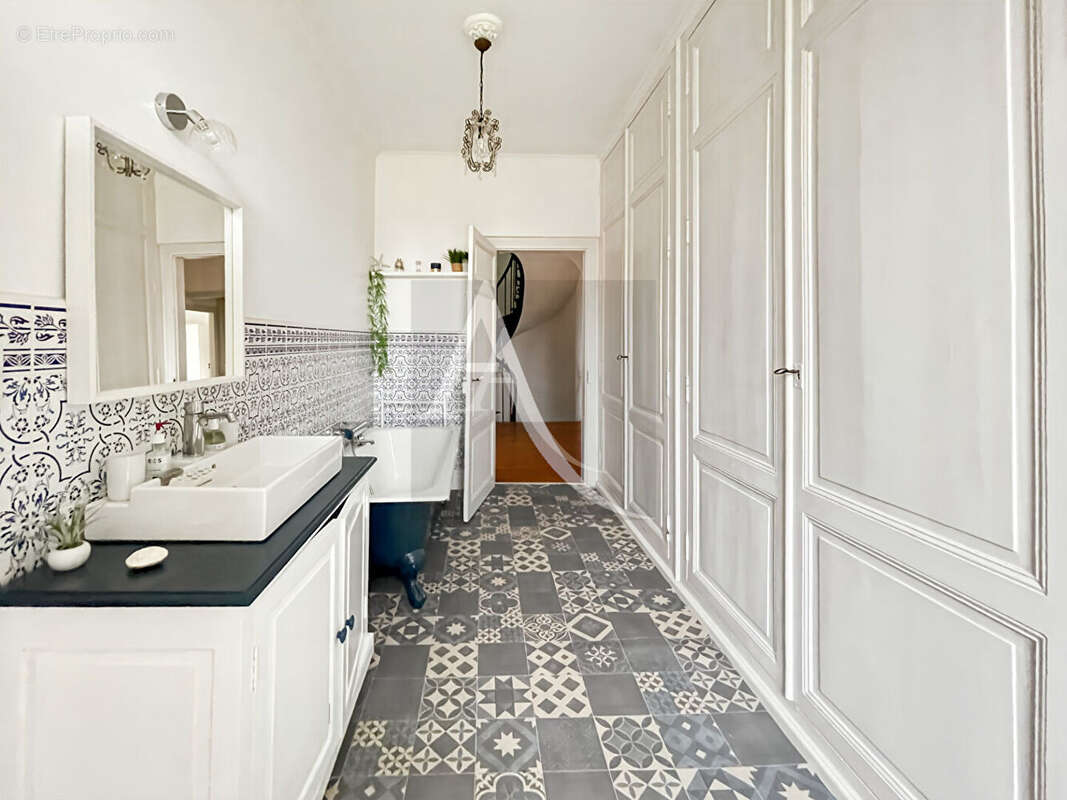 Maison à SAINTE-LIVRADE-SUR-LOT