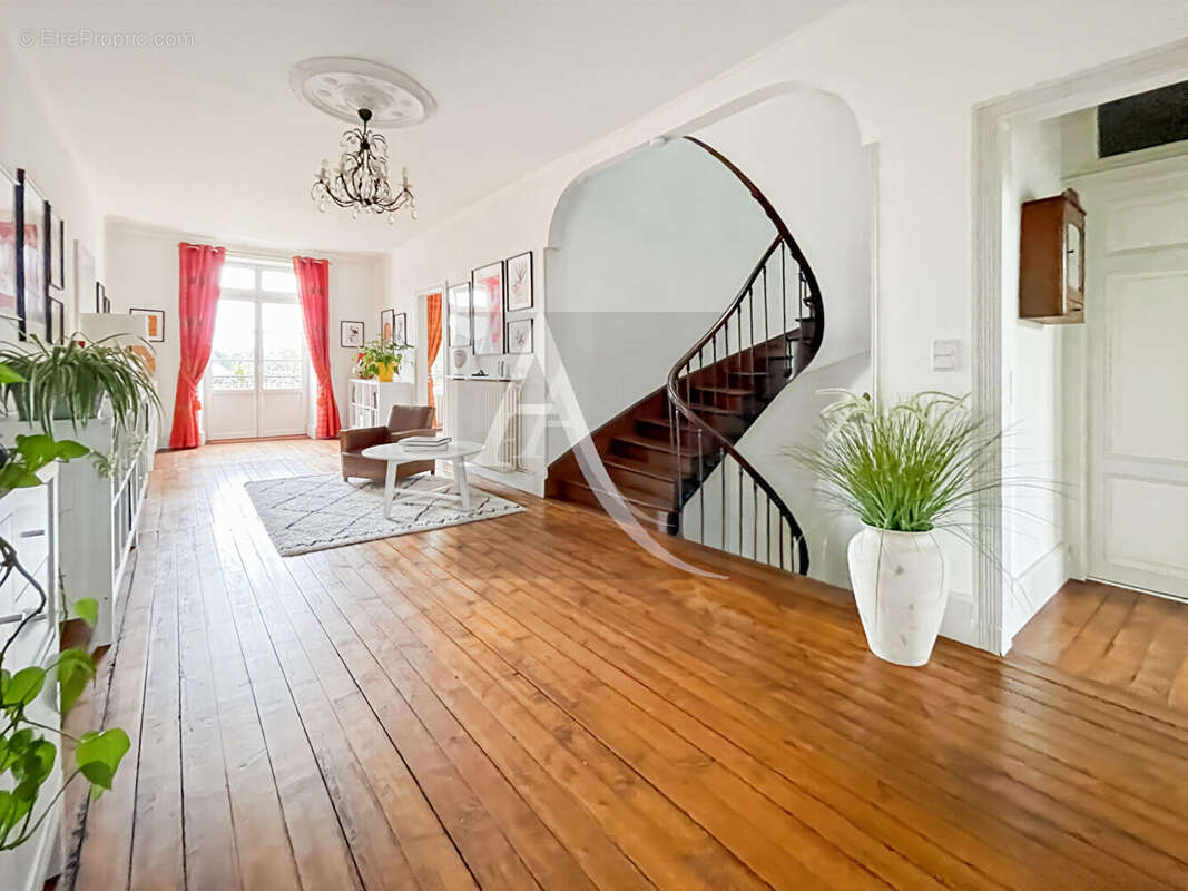 Maison à SAINTE-LIVRADE-SUR-LOT