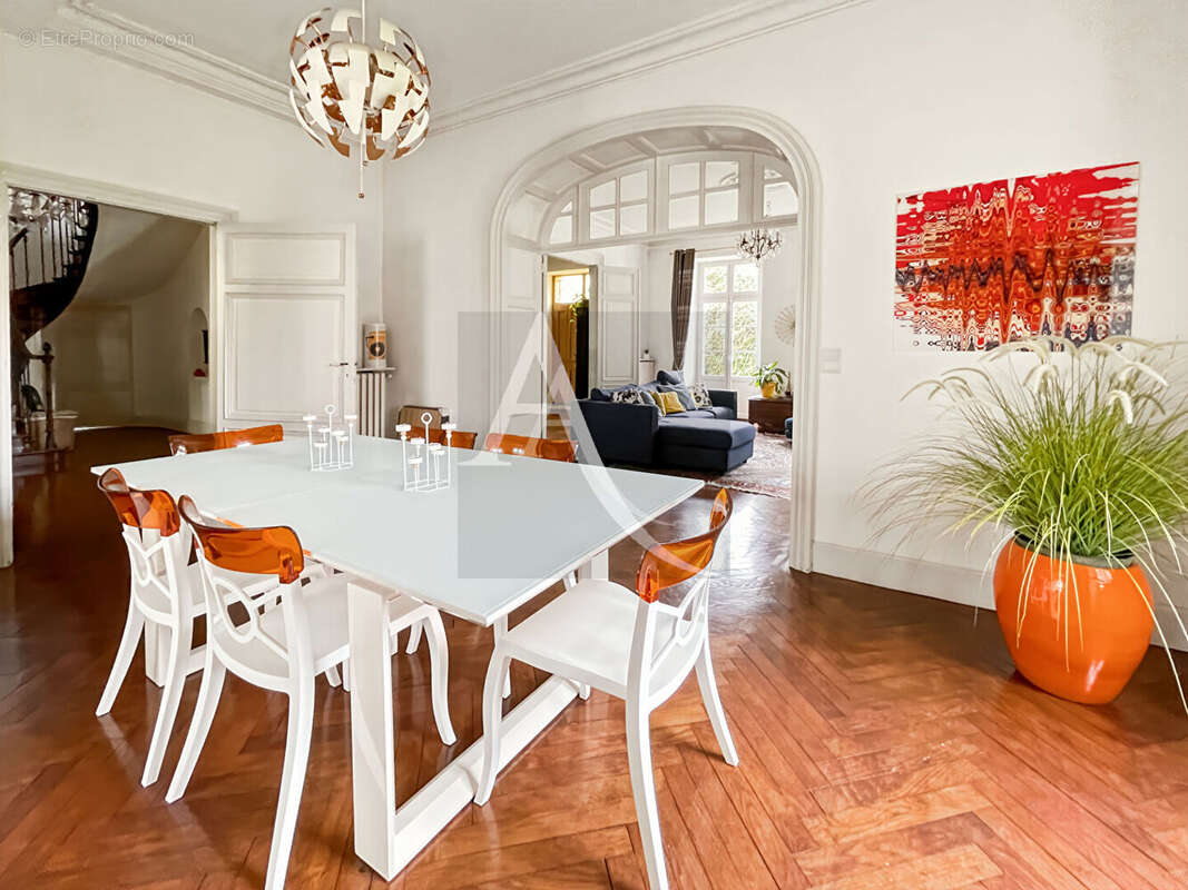 Maison à SAINTE-LIVRADE-SUR-LOT