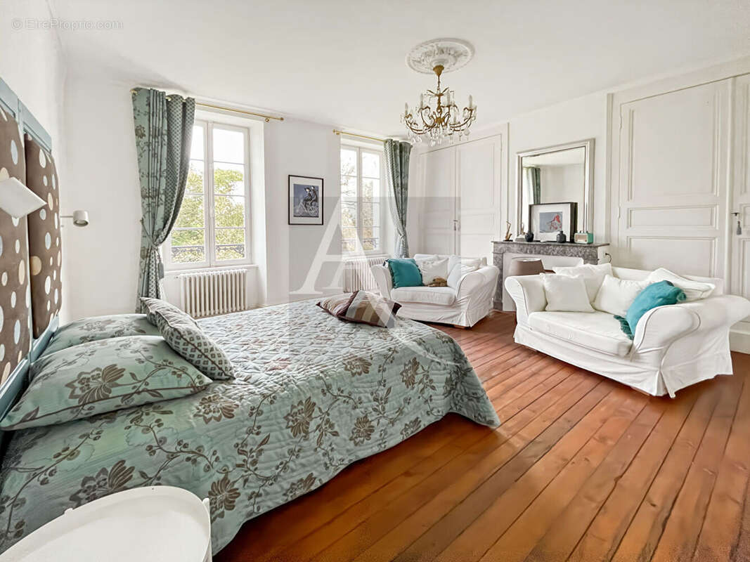 Maison à SAINTE-LIVRADE-SUR-LOT