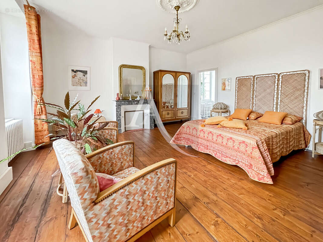 Maison à SAINTE-LIVRADE-SUR-LOT