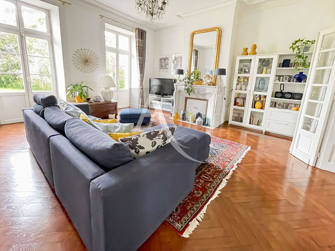 Maison à SAINTE-LIVRADE-SUR-LOT