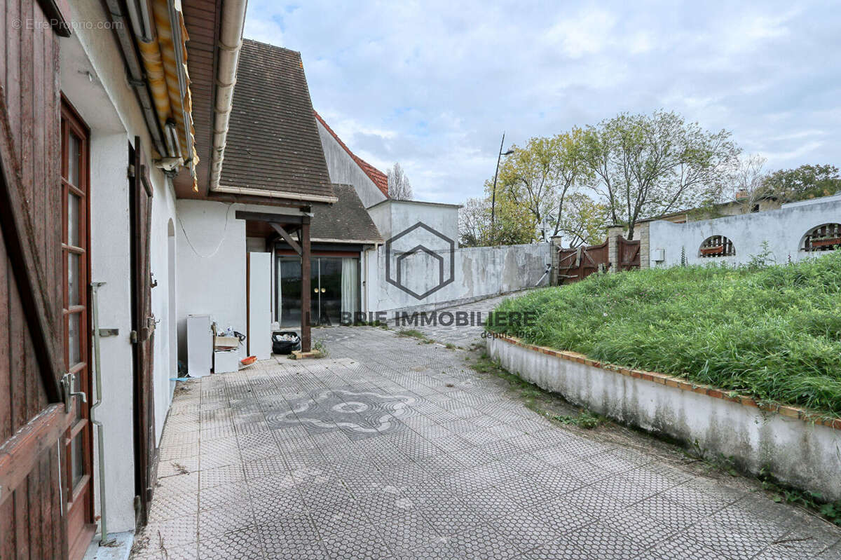 Maison à VILLECRESNES