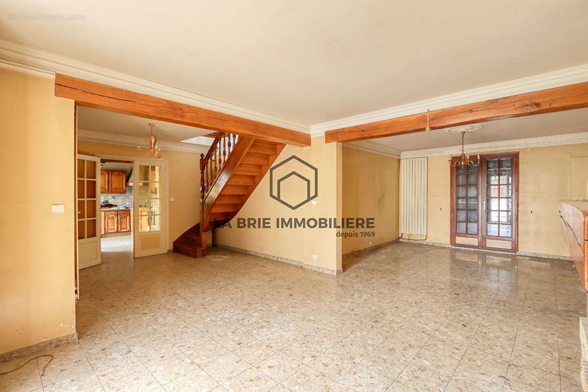 Maison à VILLECRESNES