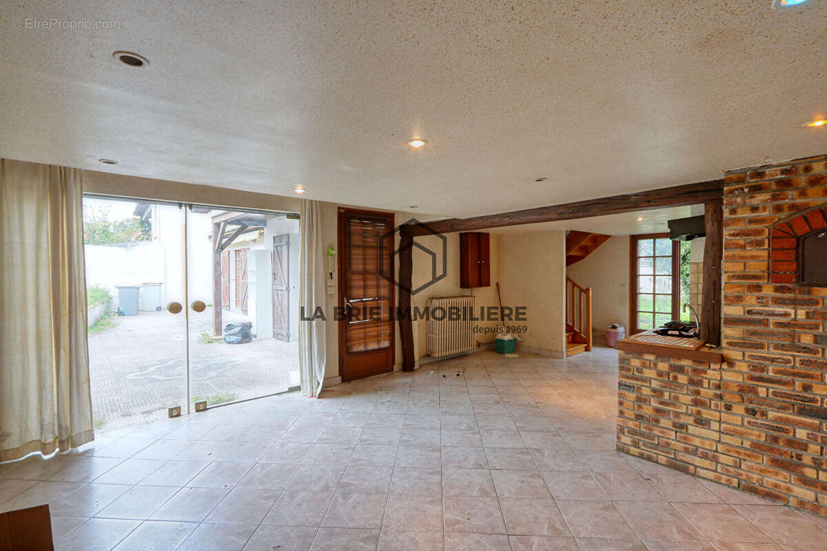 Maison à VILLECRESNES