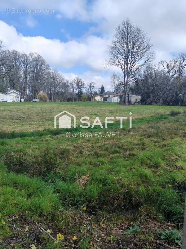 Photo 1 - Terrain à PANAZOL