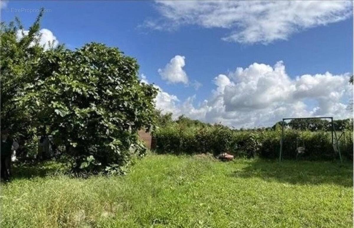 Photo 1 - Terrain à SAINTE-SOULLE