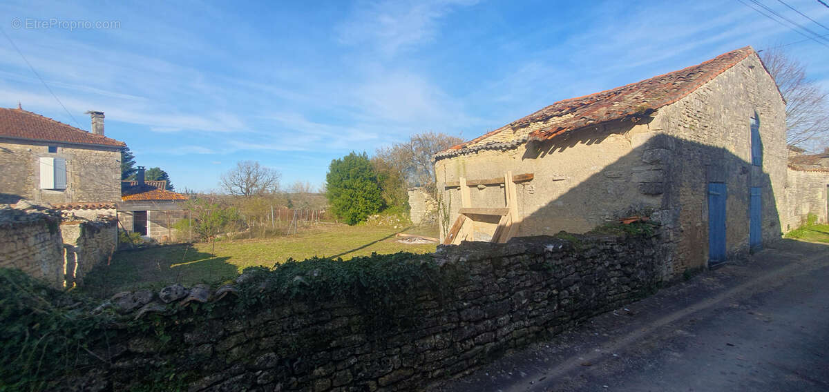 Maison à SAINT-AMANT-DE-NOUERE