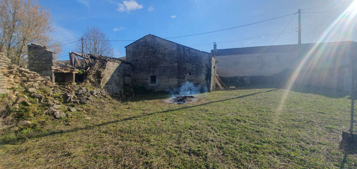 Maison à SAINT-AMANT-DE-NOUERE