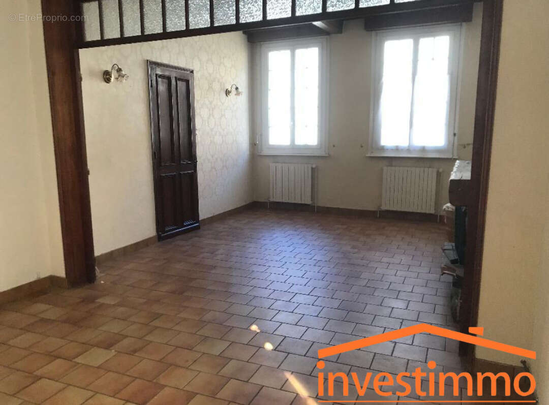 Appartement à FRUGES