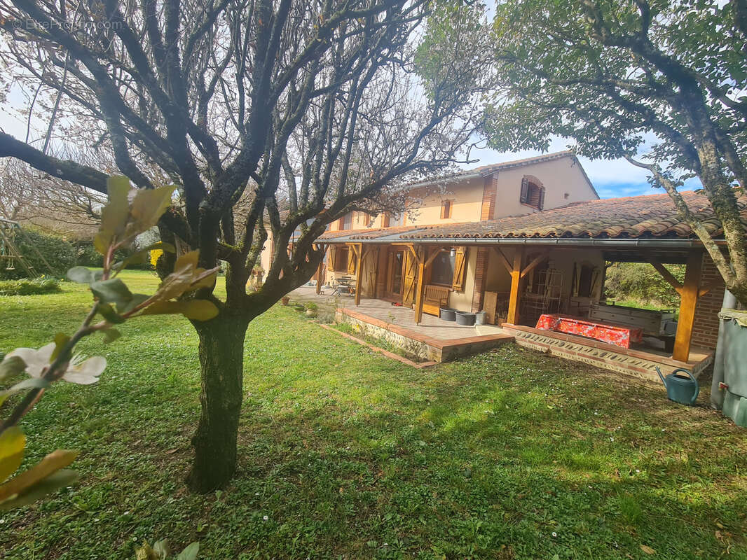 Maison à SAINT-SULPICE-SUR-LEZE