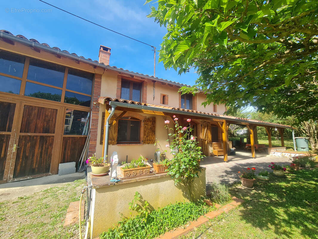 Maison à SAINT-SULPICE-SUR-LEZE