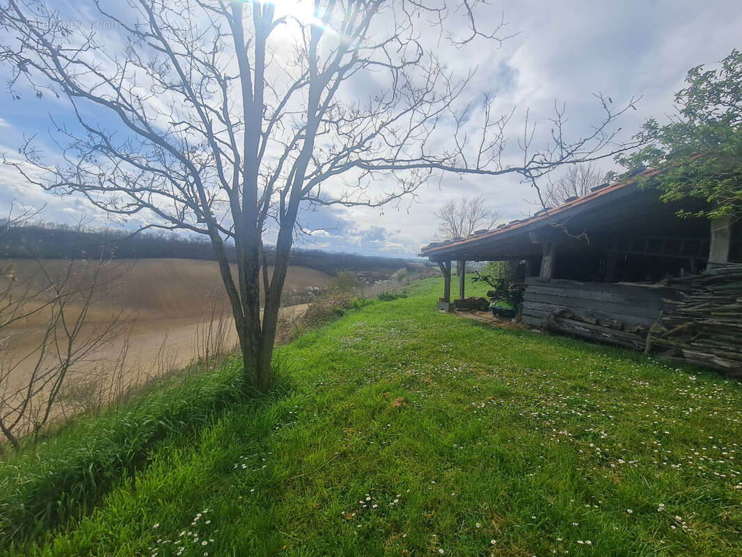 Maison à SAINT-SULPICE-SUR-LEZE