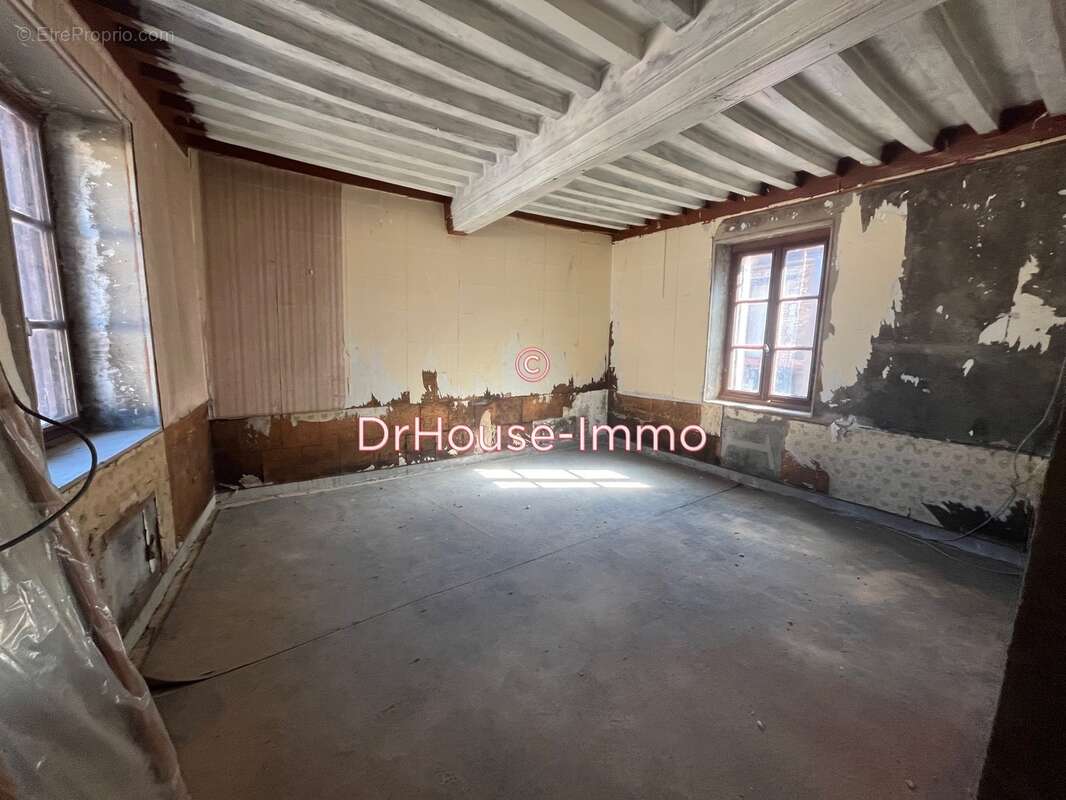 Maison à ROUSSILLON-EN-MORVAN