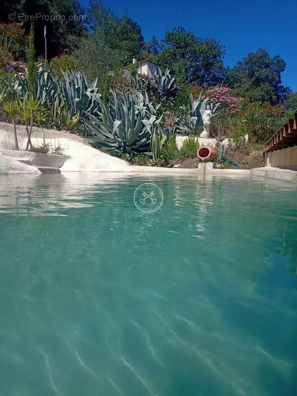 Maison à LES ADRETS-DE-L&#039;ESTEREL