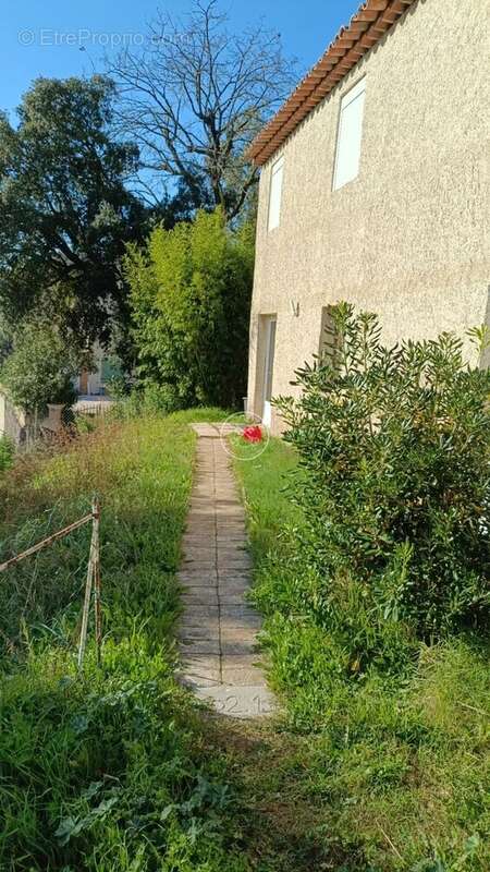 Maison à LES ADRETS-DE-L&#039;ESTEREL